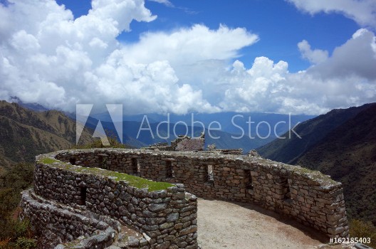 Bild på The Sayacmarca ruins on the Inca Trail